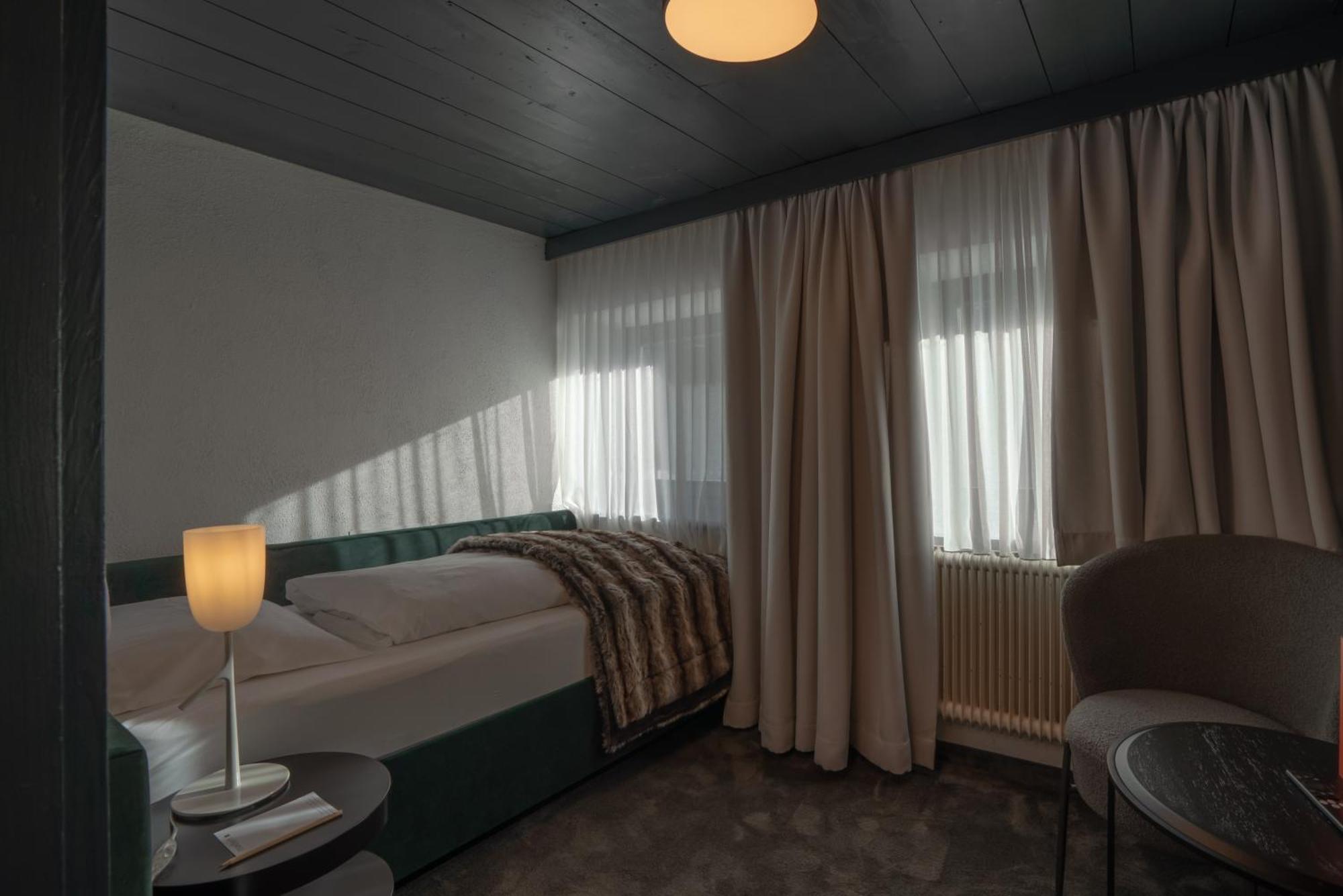 Hotel Madlein イシュグル エクステリア 写真
