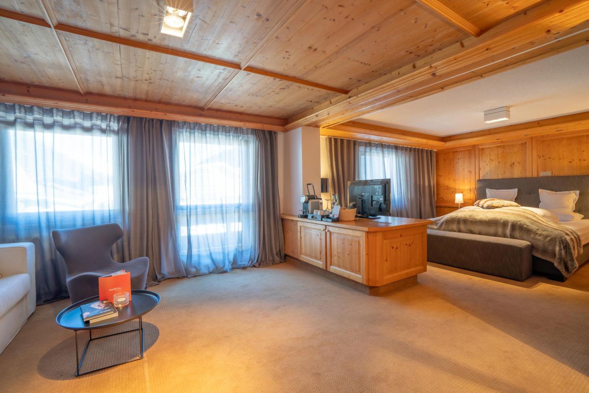Hotel Madlein イシュグル エクステリア 写真