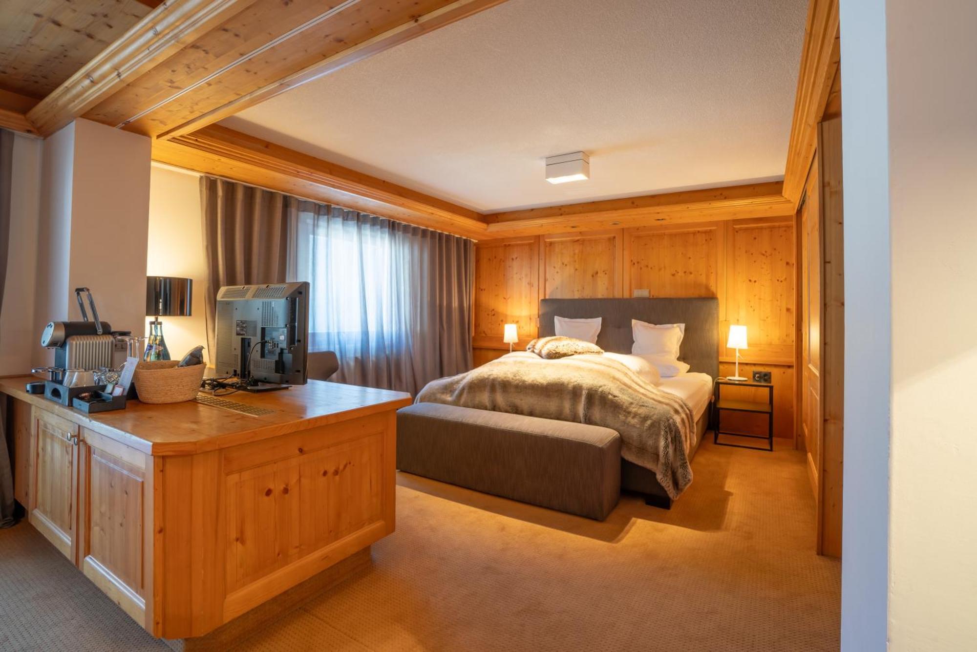Hotel Madlein イシュグル エクステリア 写真
